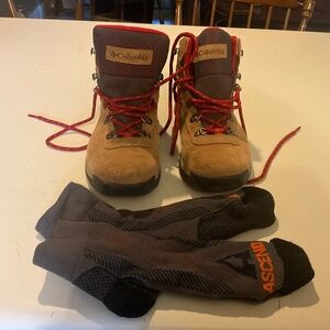 Columbia Newton Ridge Women’s 8 Hiking Boot